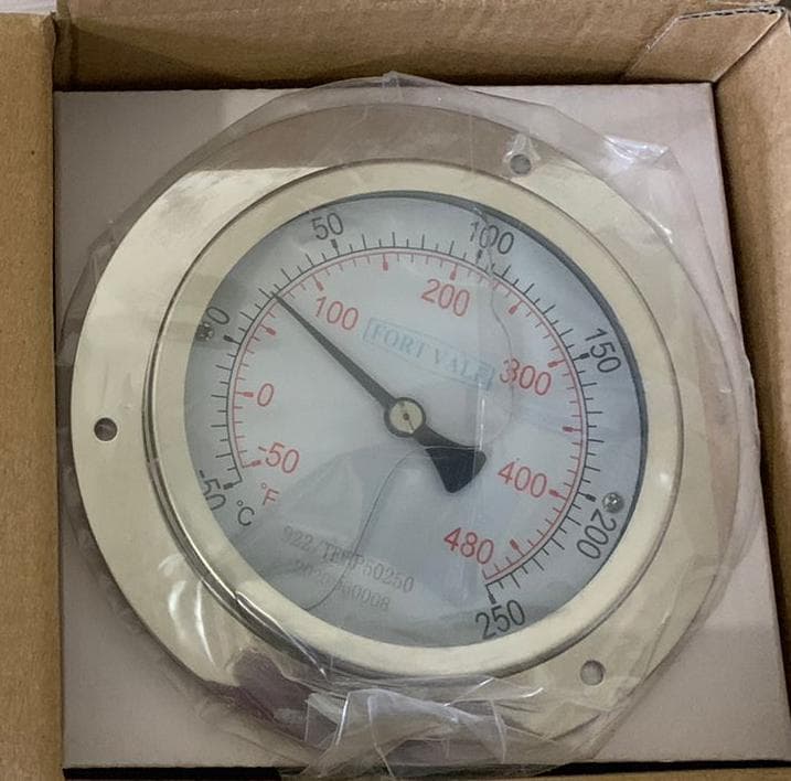 0402 Аналоговый термометр с 2500 мм капиллярной  трубкой. Диапазон: -50°C до 250°C
